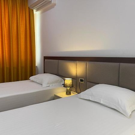 סרנדה 3B Suites Boutique Hotel מראה חיצוני תמונה