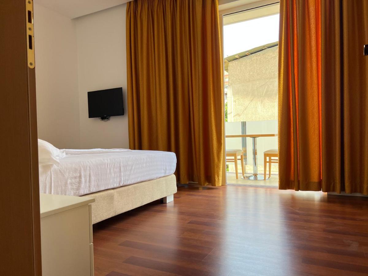 סרנדה 3B Suites Boutique Hotel מראה חיצוני תמונה