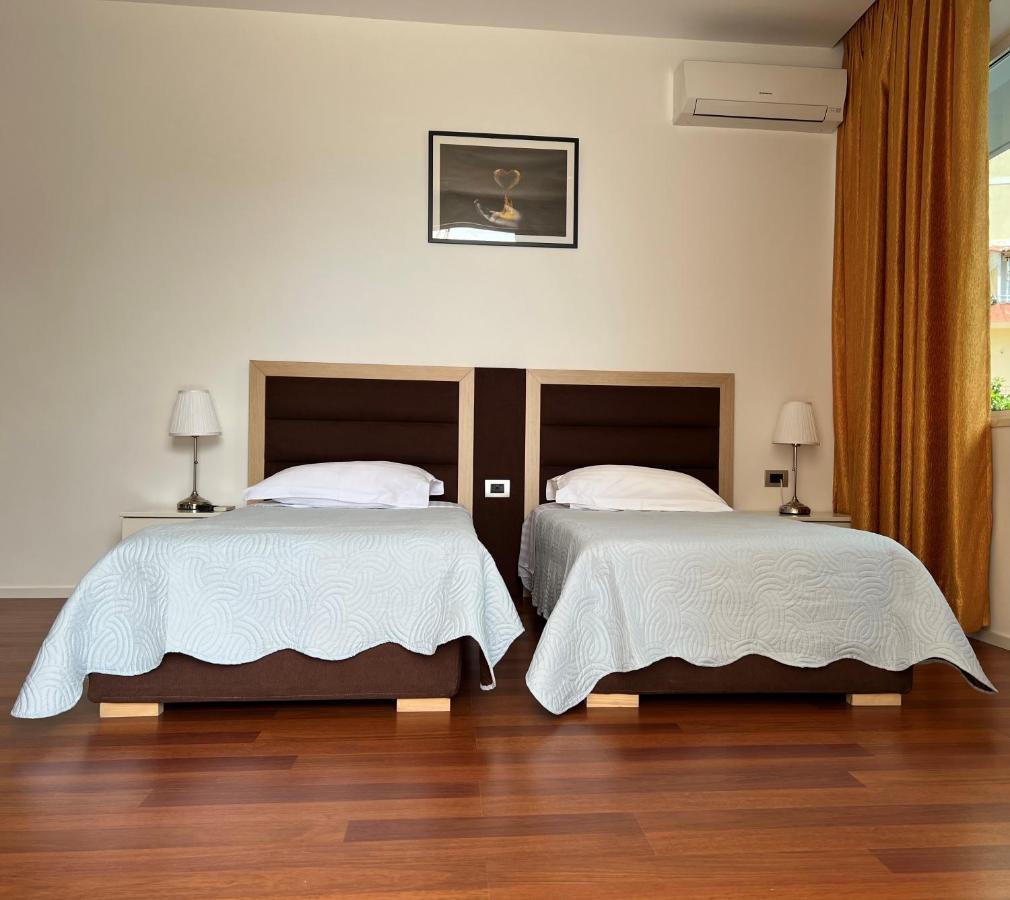 סרנדה 3B Suites Boutique Hotel מראה חיצוני תמונה