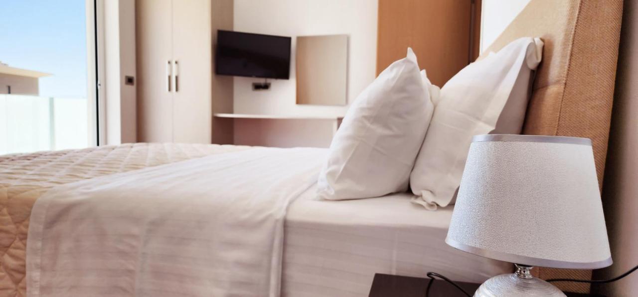 סרנדה 3B Suites Boutique Hotel מראה חיצוני תמונה