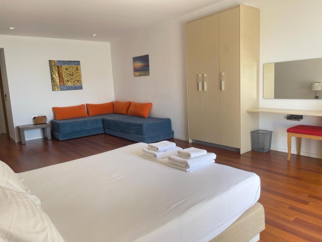 סרנדה 3B Suites Boutique Hotel מראה חיצוני תמונה