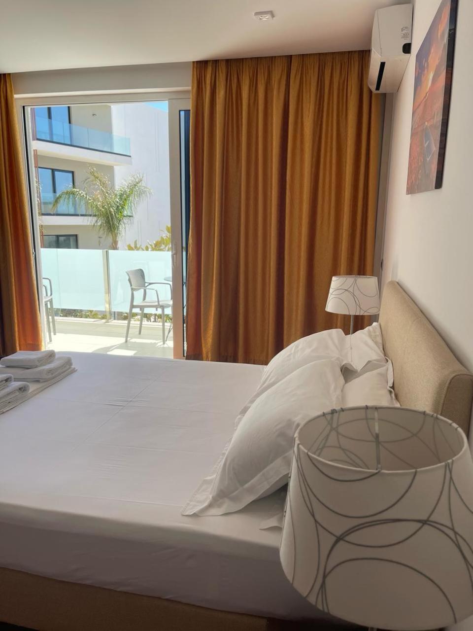 סרנדה 3B Suites Boutique Hotel מראה חיצוני תמונה